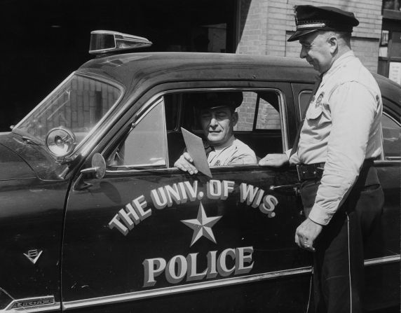(9982) Police (9982) Police
